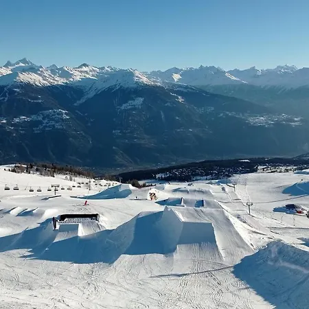 A - Avec Magnifique Vue Sur La Vallee Crans-Montana